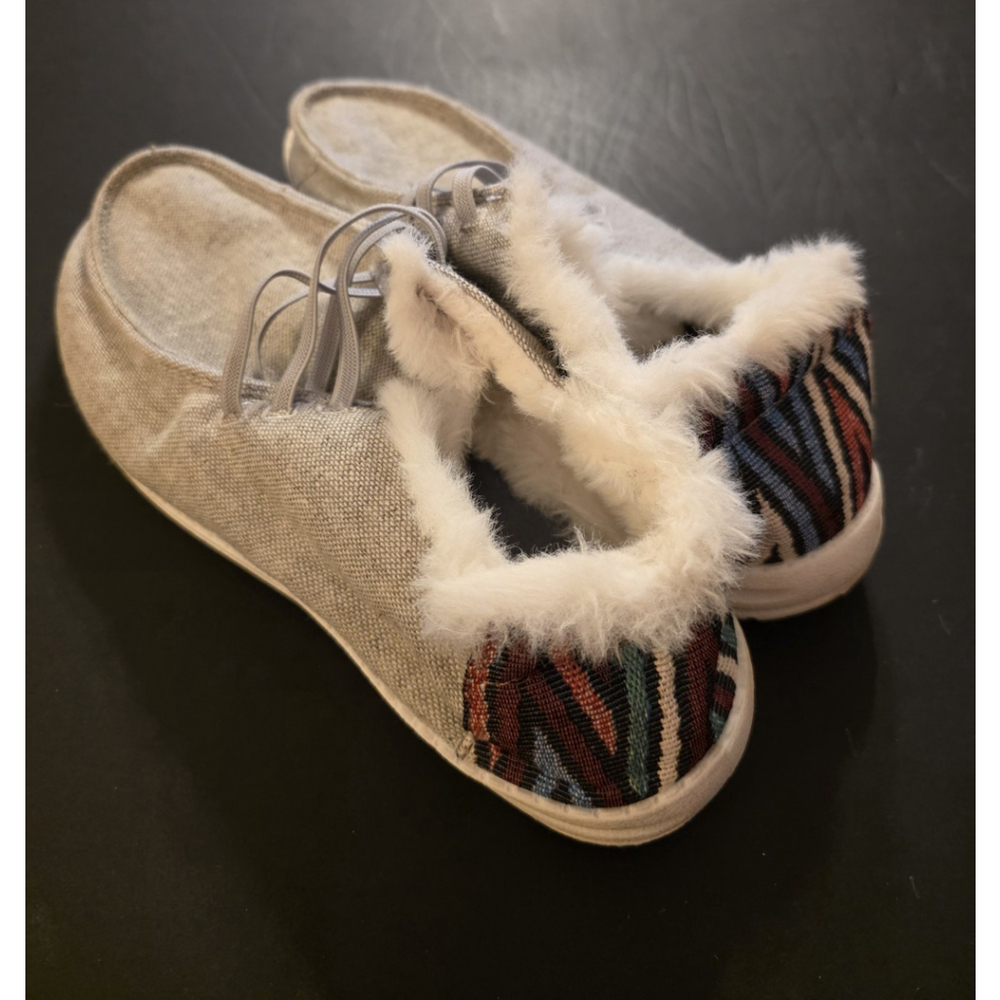 Tommy Bahama Faux Fur Lining Slip On Sneaker Womens Size 10 Memory Foam